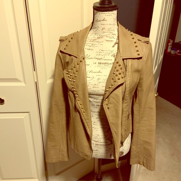 Forever 21 Jackets & Blazers - Faux leather jacket